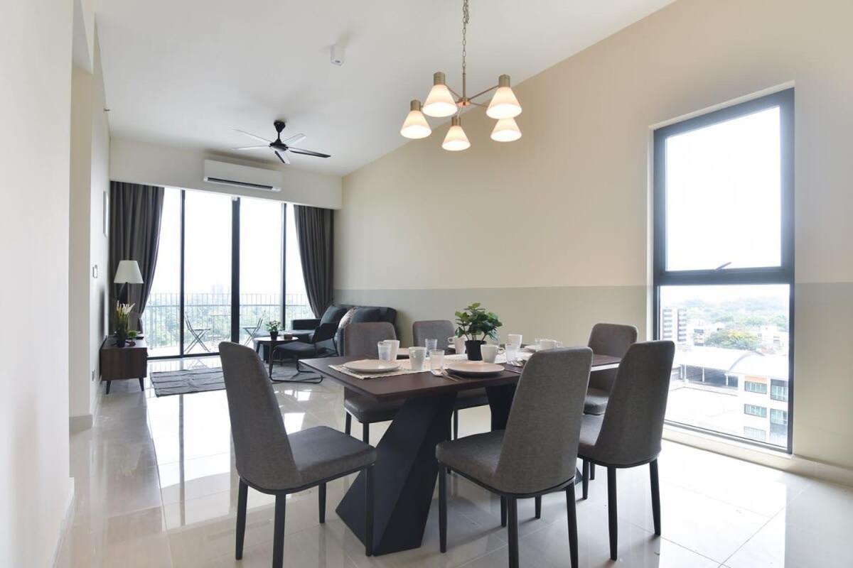 Lux & Stylish 2br At Klgcc Free Parking Appartement *